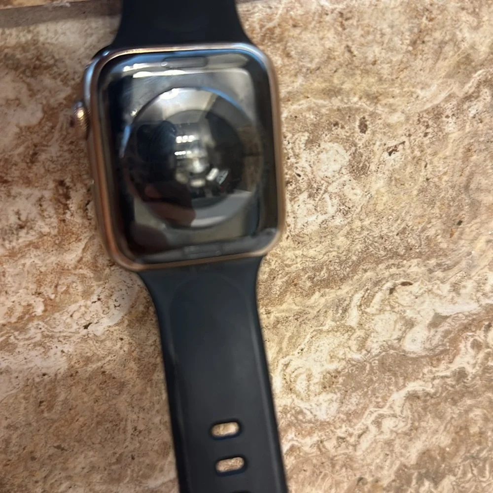 Apple Watch 44mm gold stainless steel